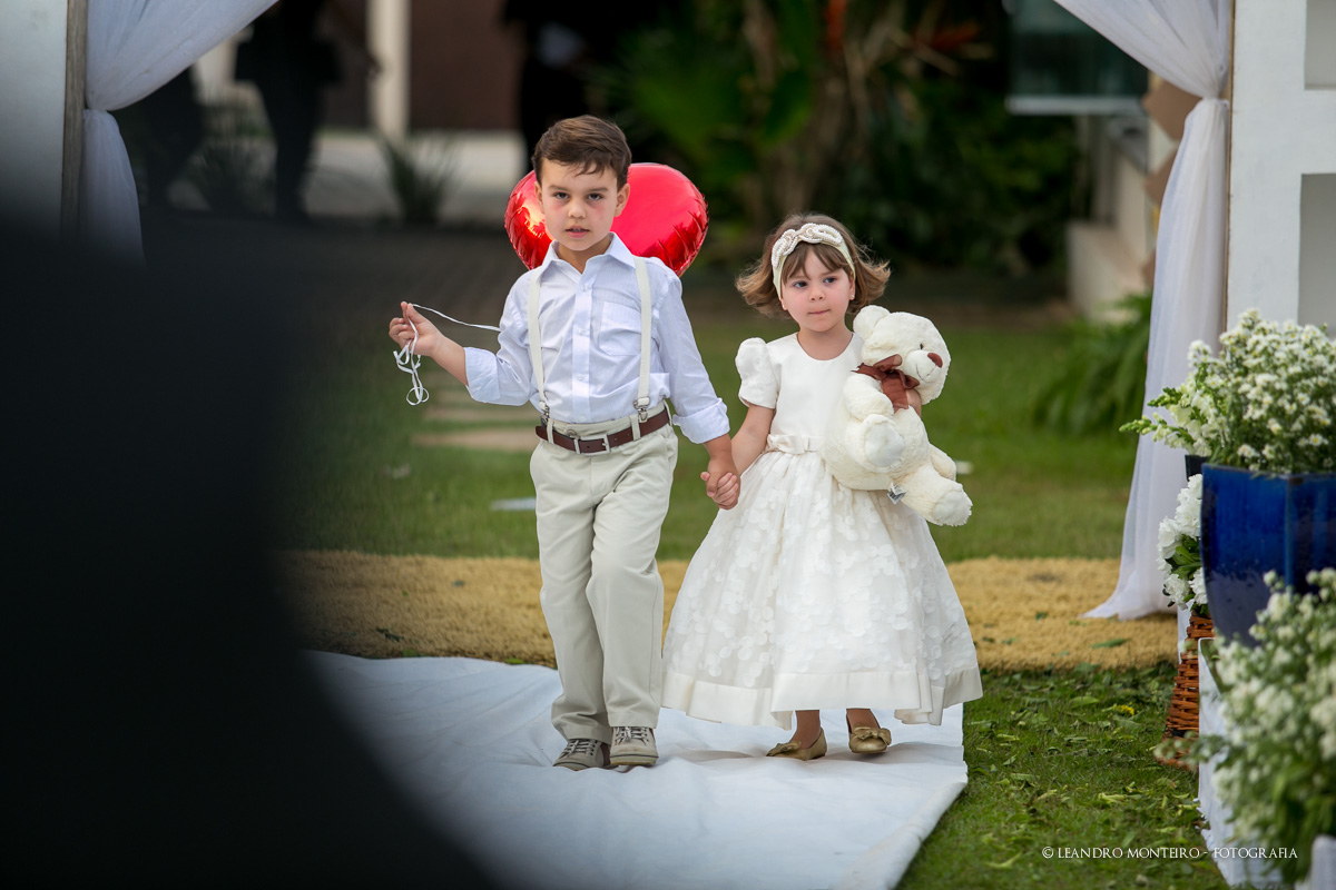 Destination Wedding. Casamento realizado no Maresiras hotel, em São Sebastião - SP. Casamento na praia.