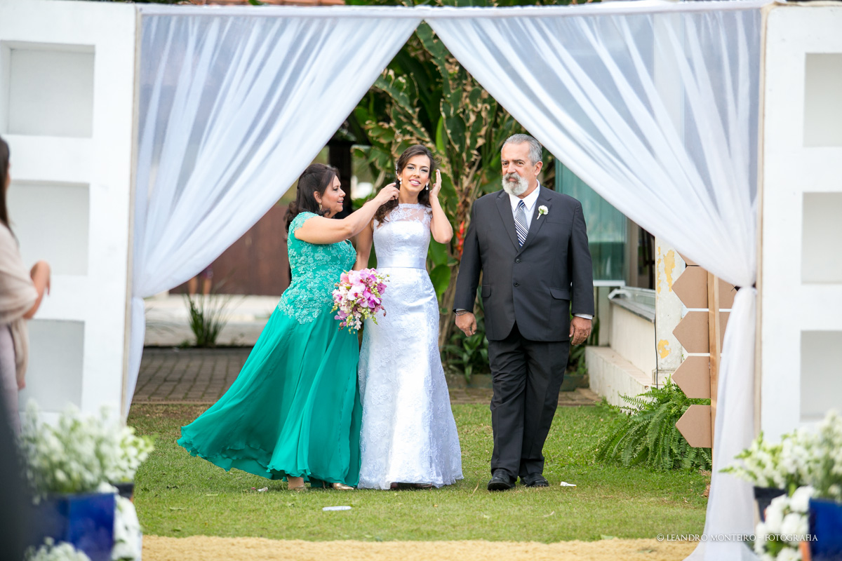 Destination Wedding. Casamento realizado no Maresiras hotel, em São Sebastião - SP. Casamento na praia.