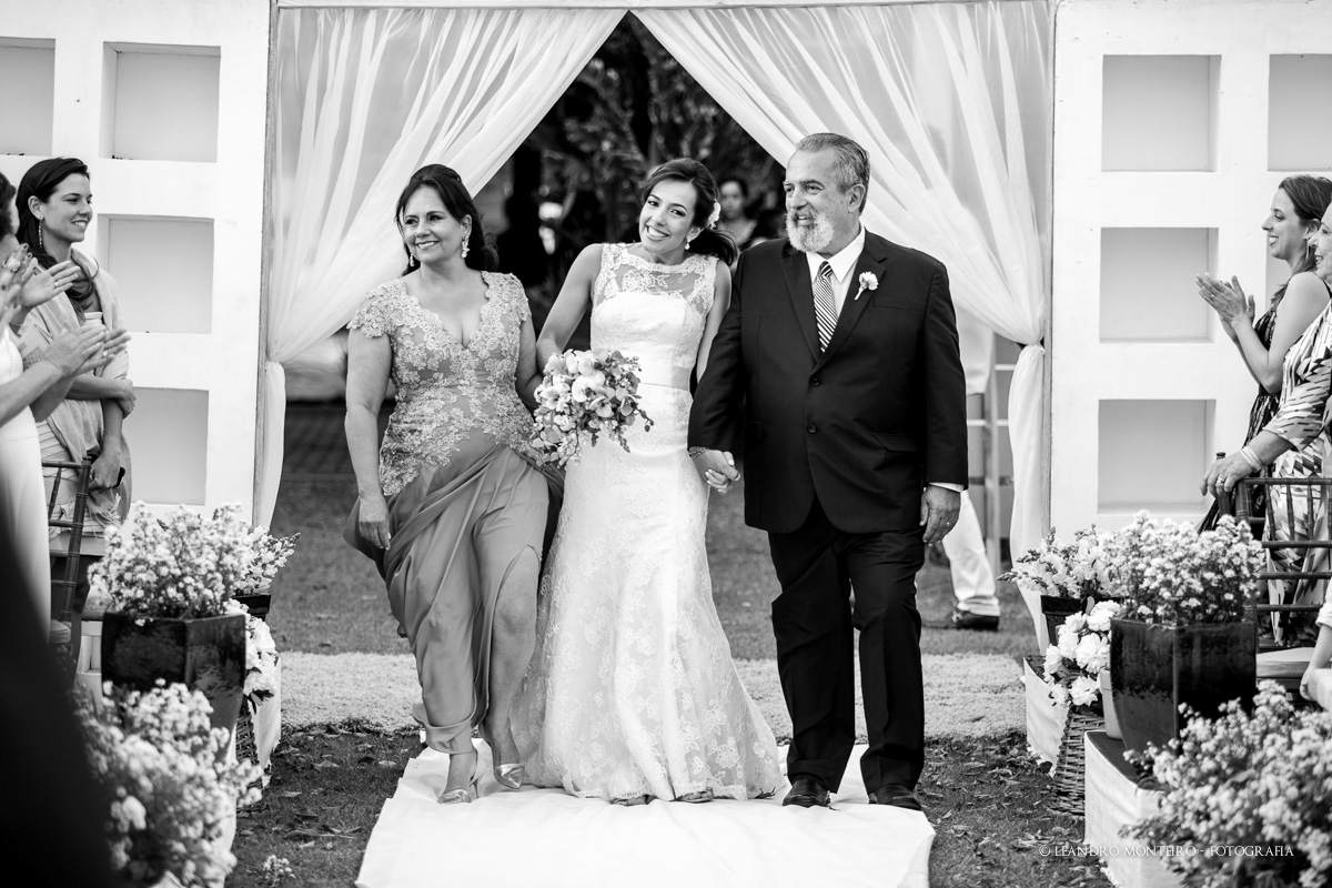 Destination Wedding. Casamento realizado no Maresiras hotel, em São Sebastião - SP. Casamento na praia.