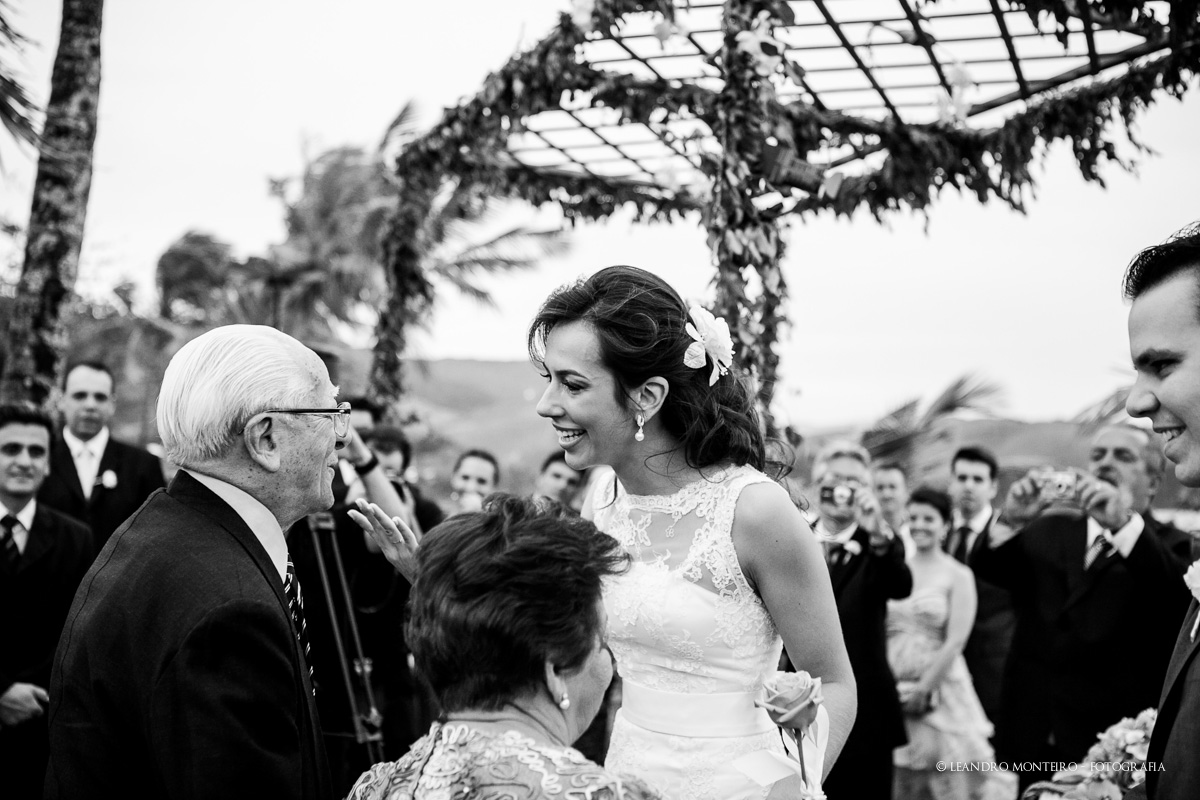 Destination Wedding. Casamento realizado no Maresiras hotel, em São Sebastião - SP. Casamento na praia.