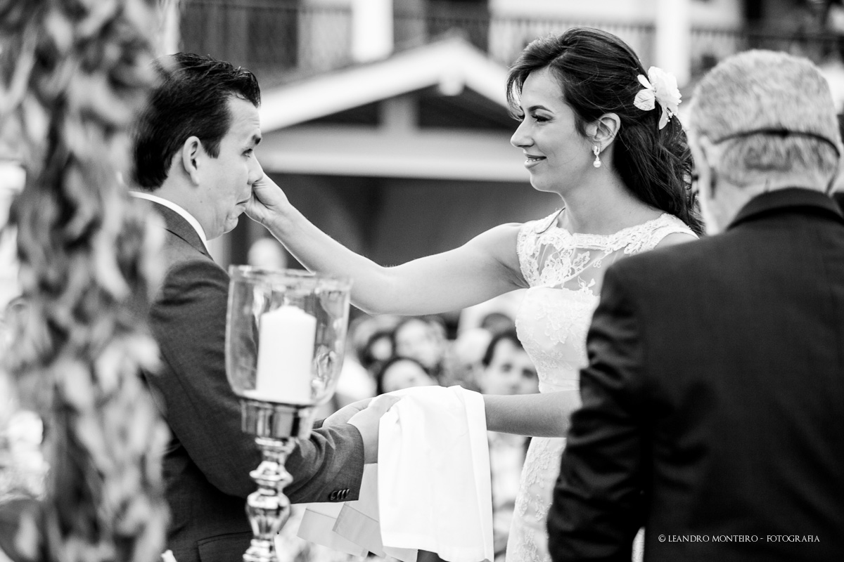 Destination Wedding. Casamento realizado no Maresiras hotel, em São Sebastião - SP. Casamento na praia.