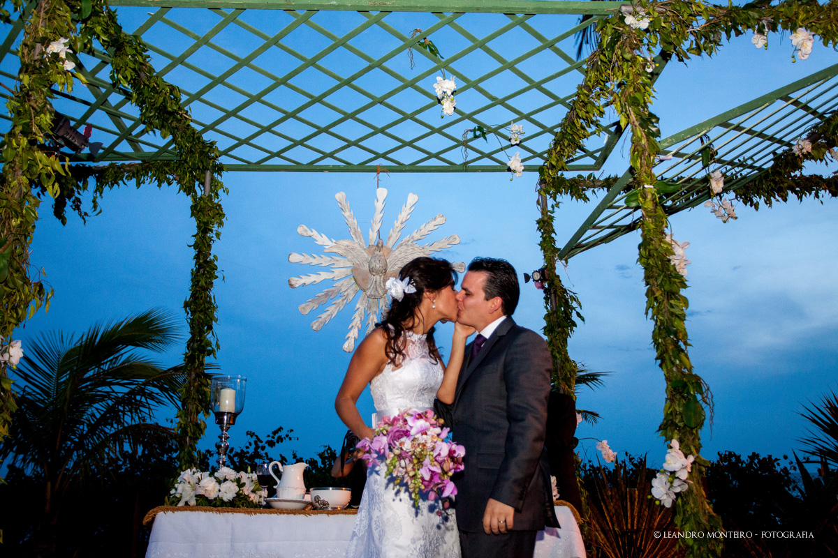 Destination Wedding. Casamento realizado no Maresiras hotel, em São Sebastião - SP. Casamento na praia.