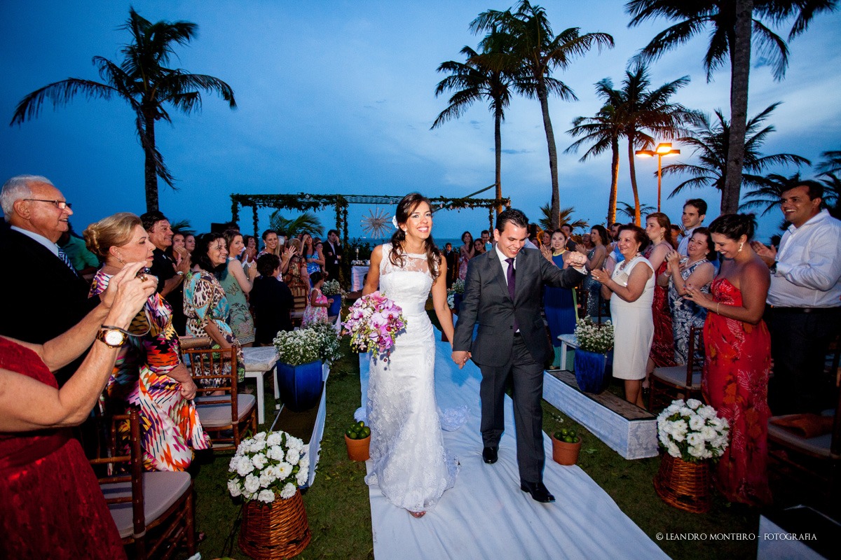 Destination Wedding. Casamento realizado no Maresiras hotel, em São Sebastião - SP. Casamento na praia.