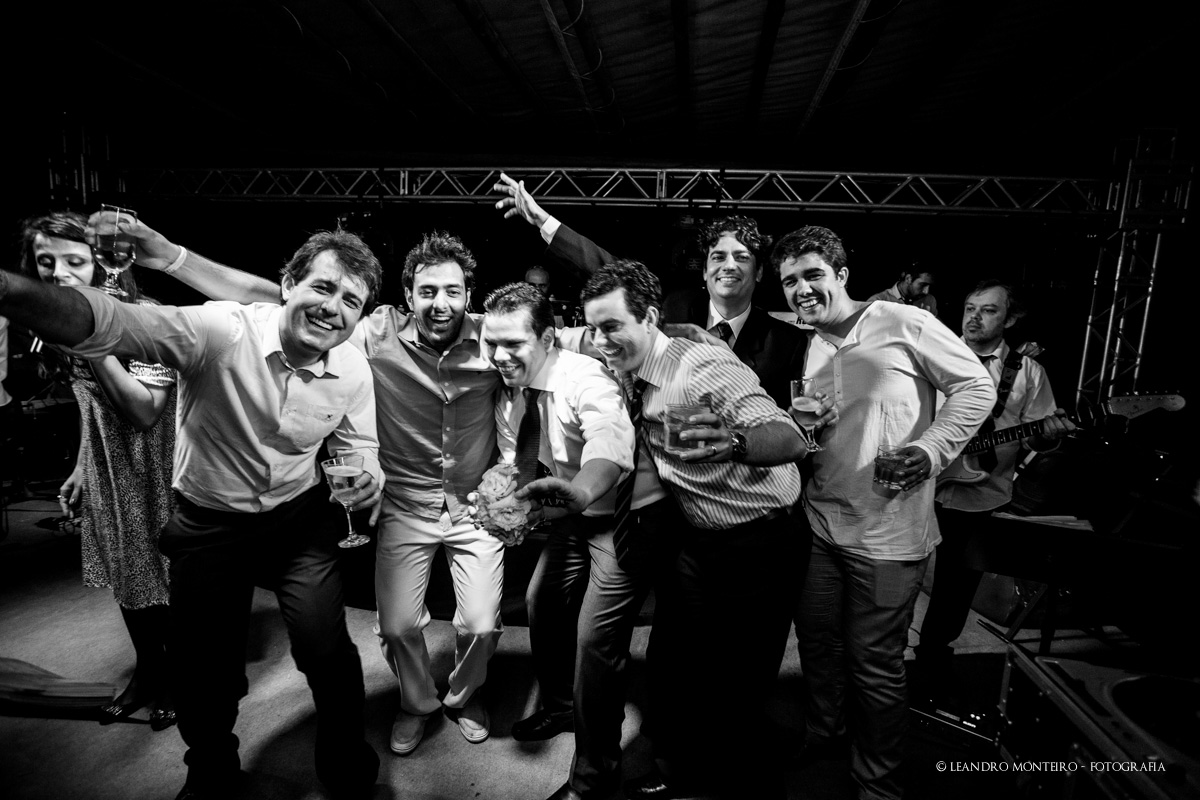 Destination Wedding. Casamento realizado no Maresiras hotel, em São Sebastião - SP. Casamento na praia.