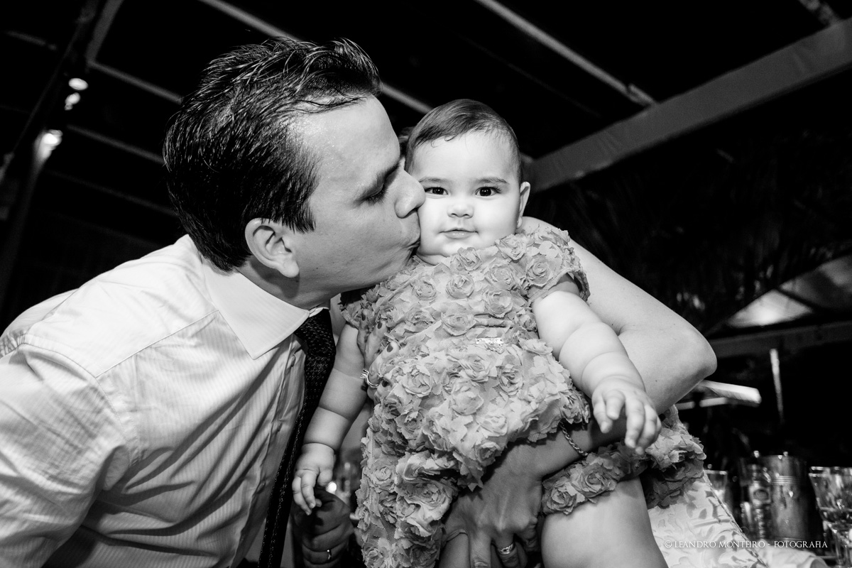 Destination Wedding. Casamento realizado no Maresiras hotel, em São Sebastião - SP. Casamento na praia.