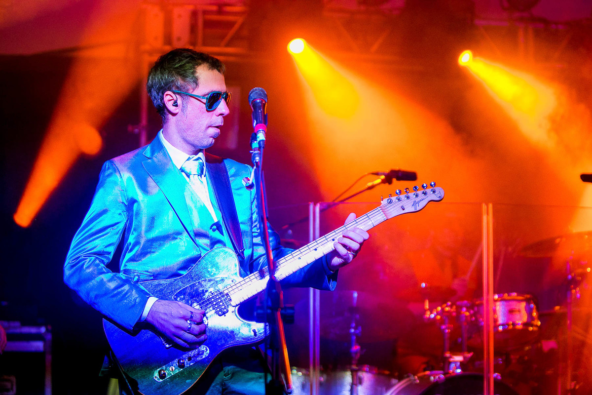 Casamento na Univap, animado pelo cantor Frejat.