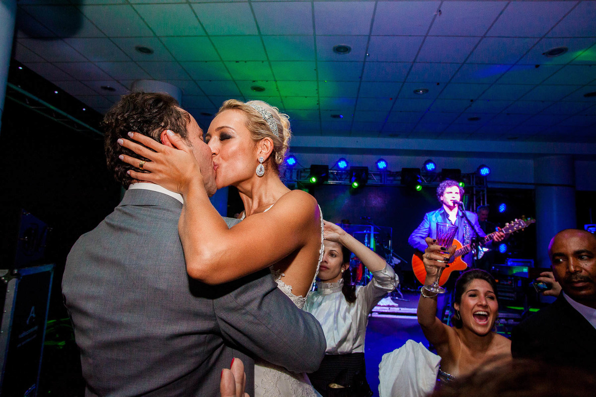 Casamento na Univap, animado pelo cantor Frejat.