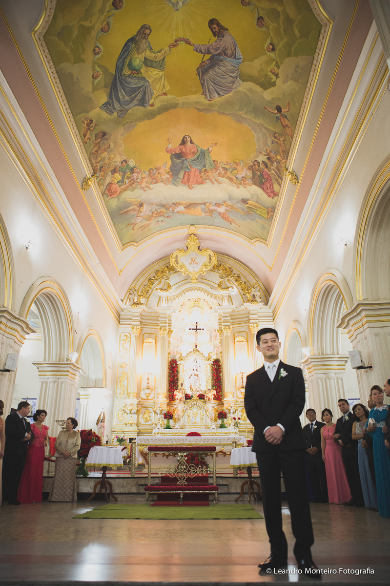 Um lindo casamento fotografado na cidade de Porto Feliz, SP. Cerimonia na Igreja Nossa Senhora Mãe dos Homens.
