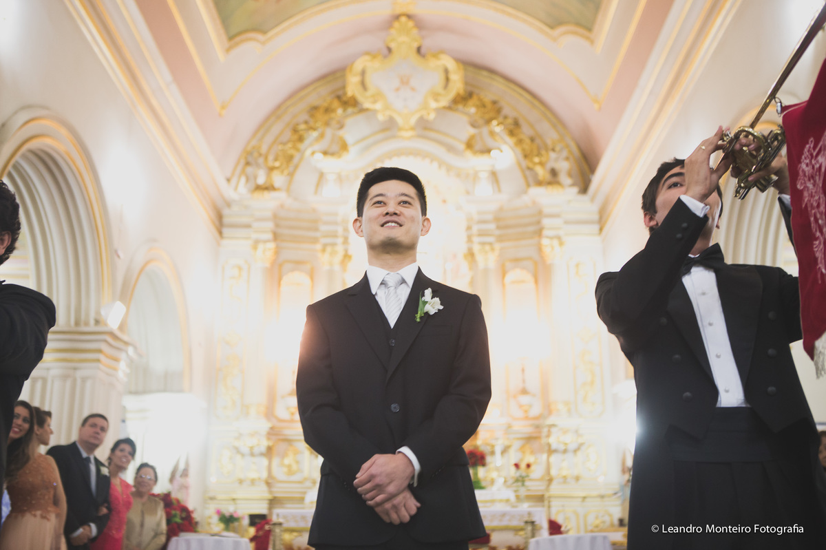 Um lindo casamento fotografado na cidade de Porto Feliz, SP. Cerimonia na Igreja Nossa Senhora Mãe dos Homens.