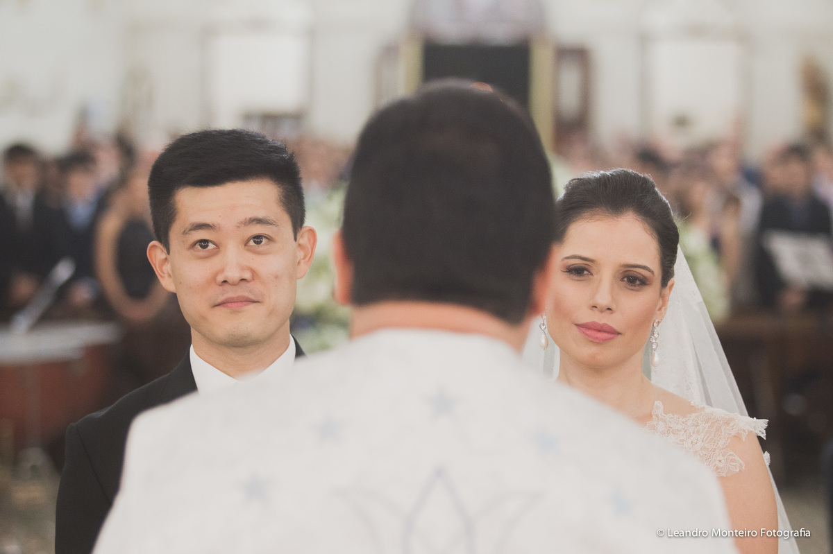 Um lindo casamento fotografado na cidade de Porto Feliz, SP. Cerimonia na Igreja Nossa Senhora Mãe dos Homens.