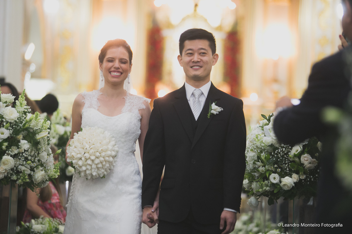 Um lindo casamento fotografado na cidade de Porto Feliz, SP. Cerimonia na Igreja Nossa Senhora Mãe dos Homens.