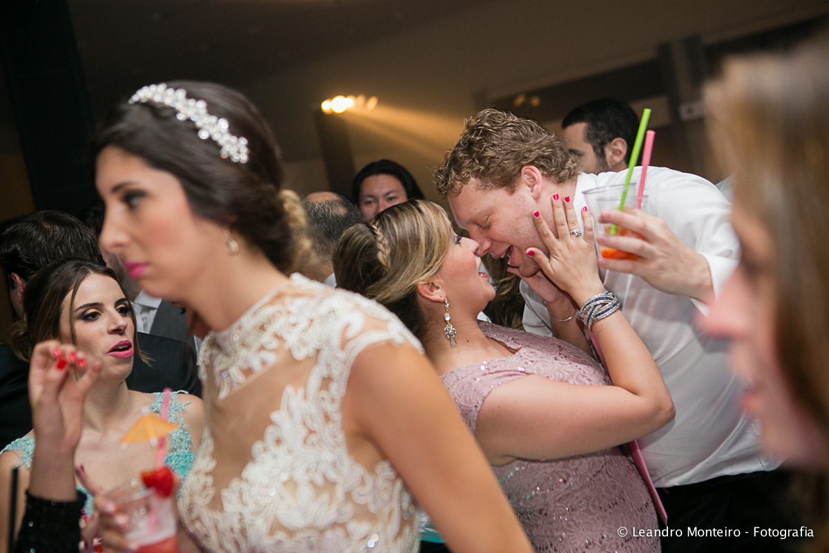 Fotos de um lindo casamento realizado na cidade de Jacarei, no Bonanza Rural Center.