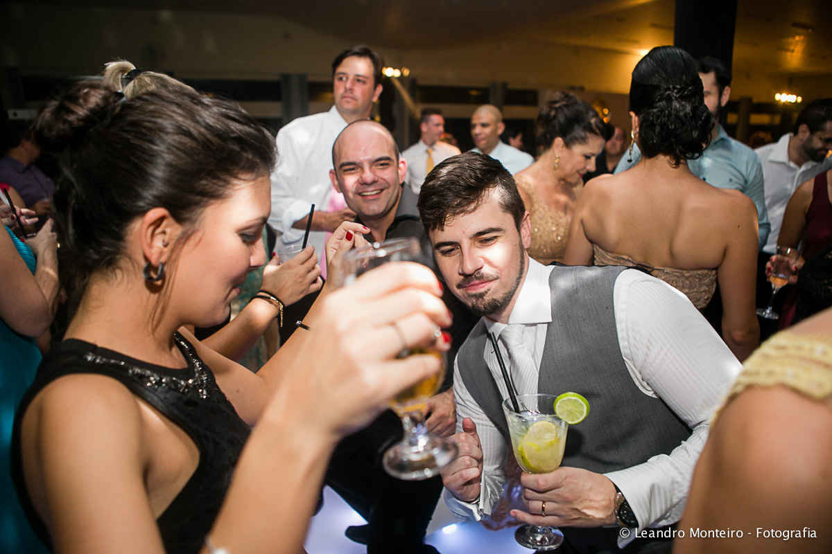 Fotos de um lindo casamento realizado na cidade de Jacarei, no Bonanza Rural Center.