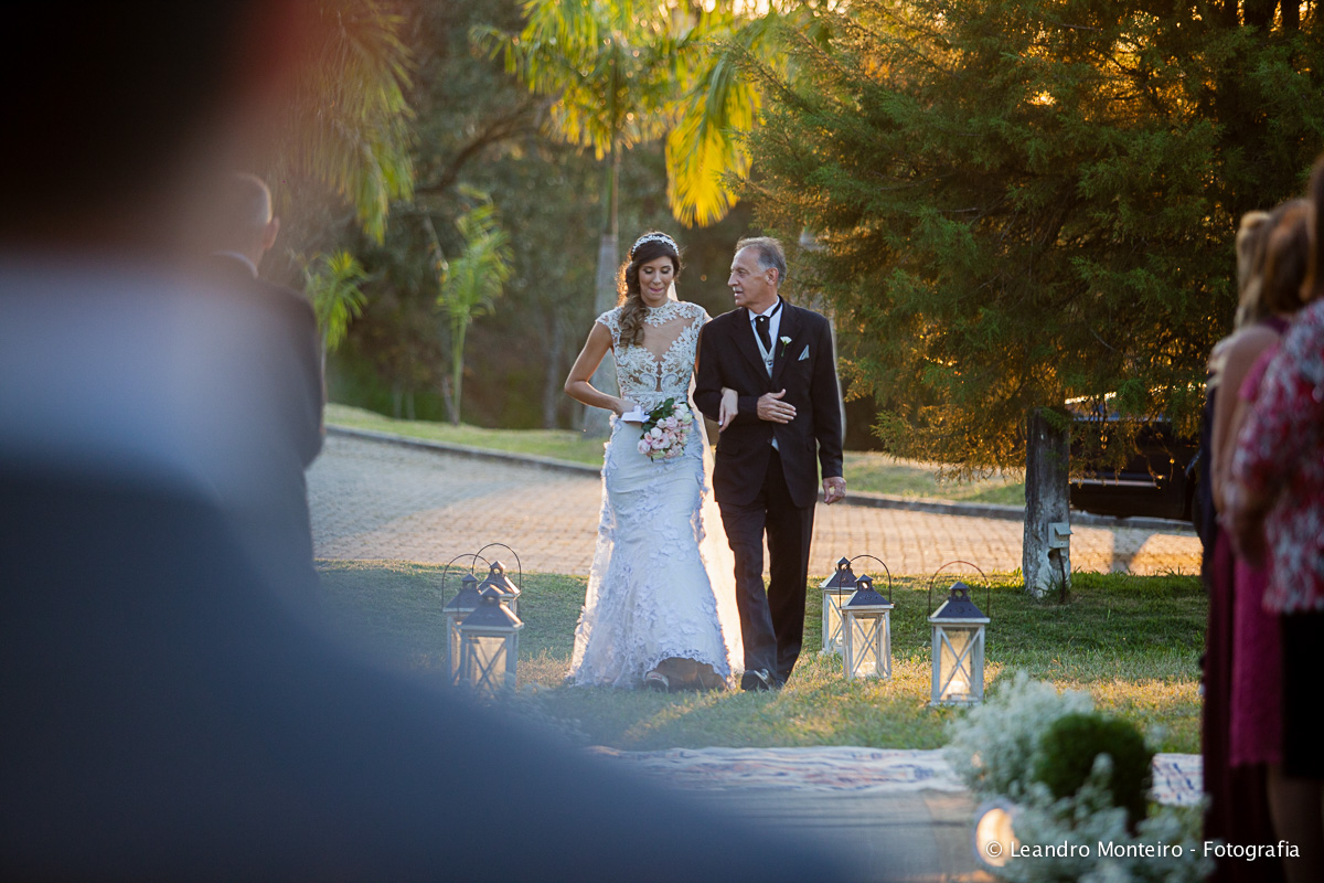 Fotos de um lindo casamento realizado na cidade de Jacarei, no Bonanza Rural Center.