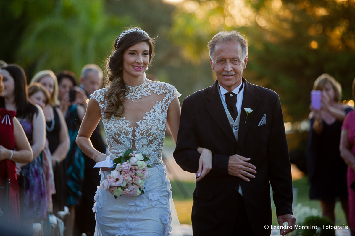 Fotos de um lindo casamento realizado na cidade de Jacarei, no Bonanza Rural Center.