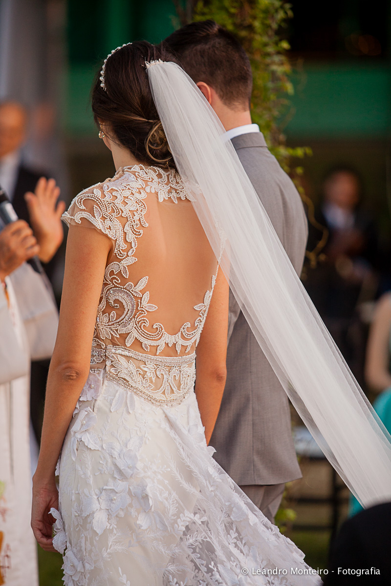 Fotos de um lindo casamento realizado na cidade de Jacarei, no Bonanza Rural Center.