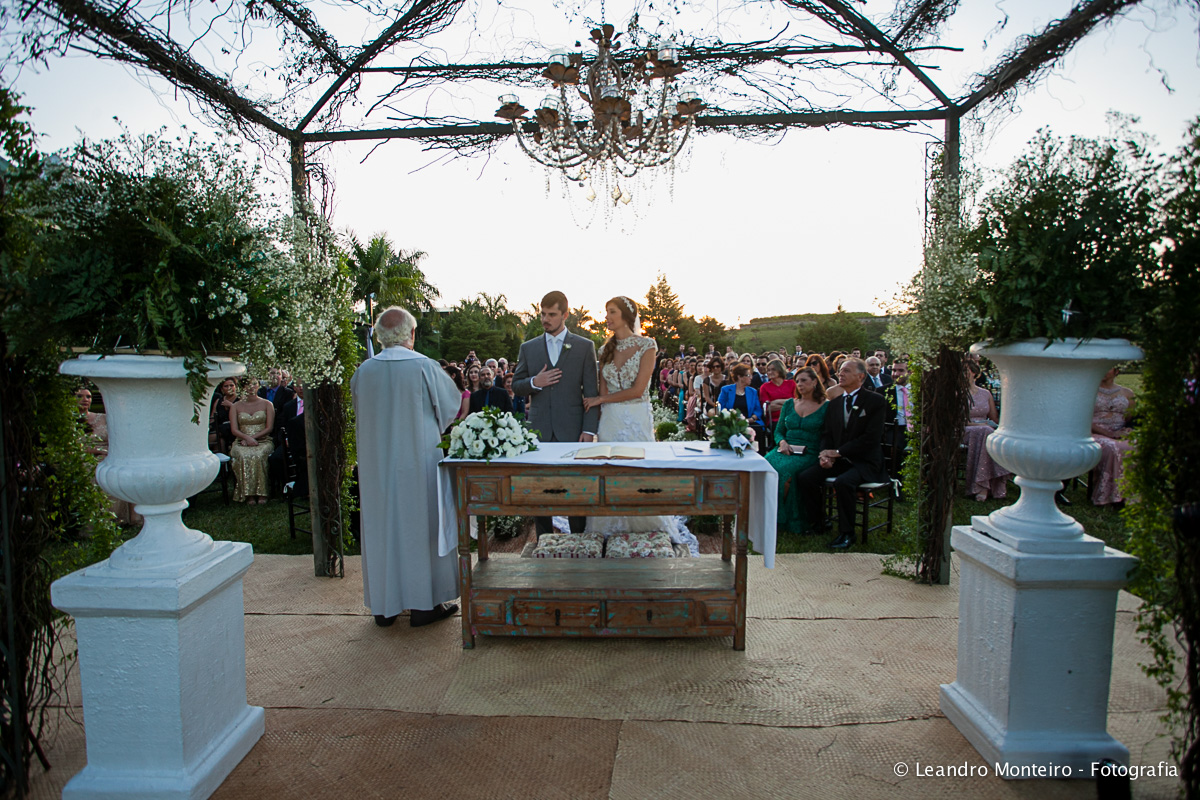 Fotos de um lindo casamento realizado na cidade de Jacarei, no Bonanza Rural Center.