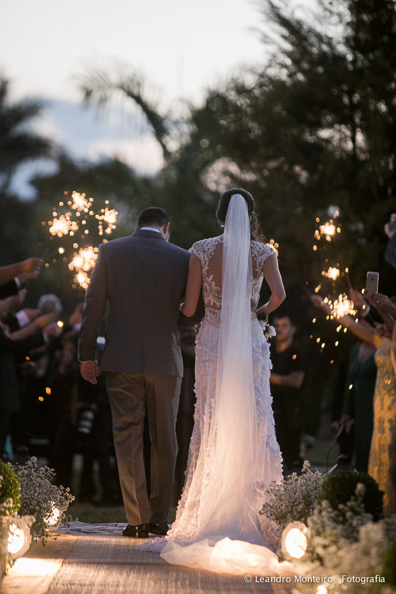 Fotos de um lindo casamento realizado na cidade de Jacarei, no Bonanza Rural Center.