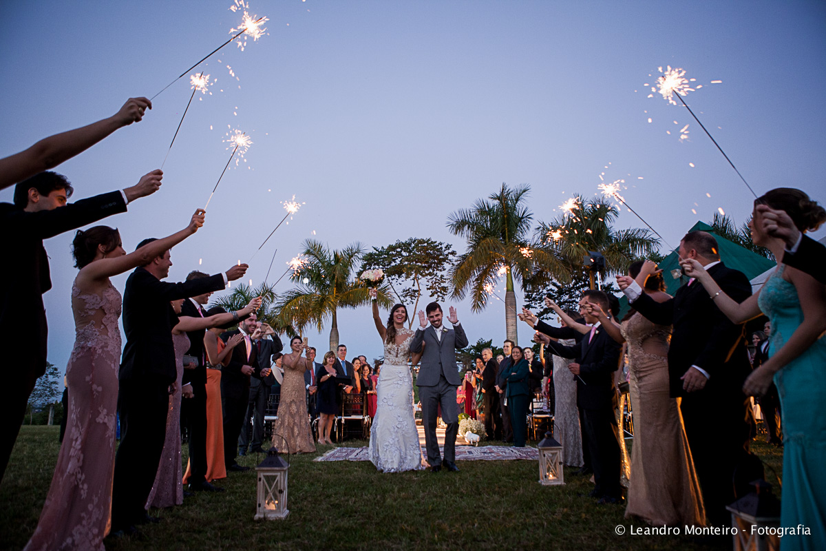 Fotos de um lindo casamento realizado na cidade de Jacarei, no Bonanza Rural Center.