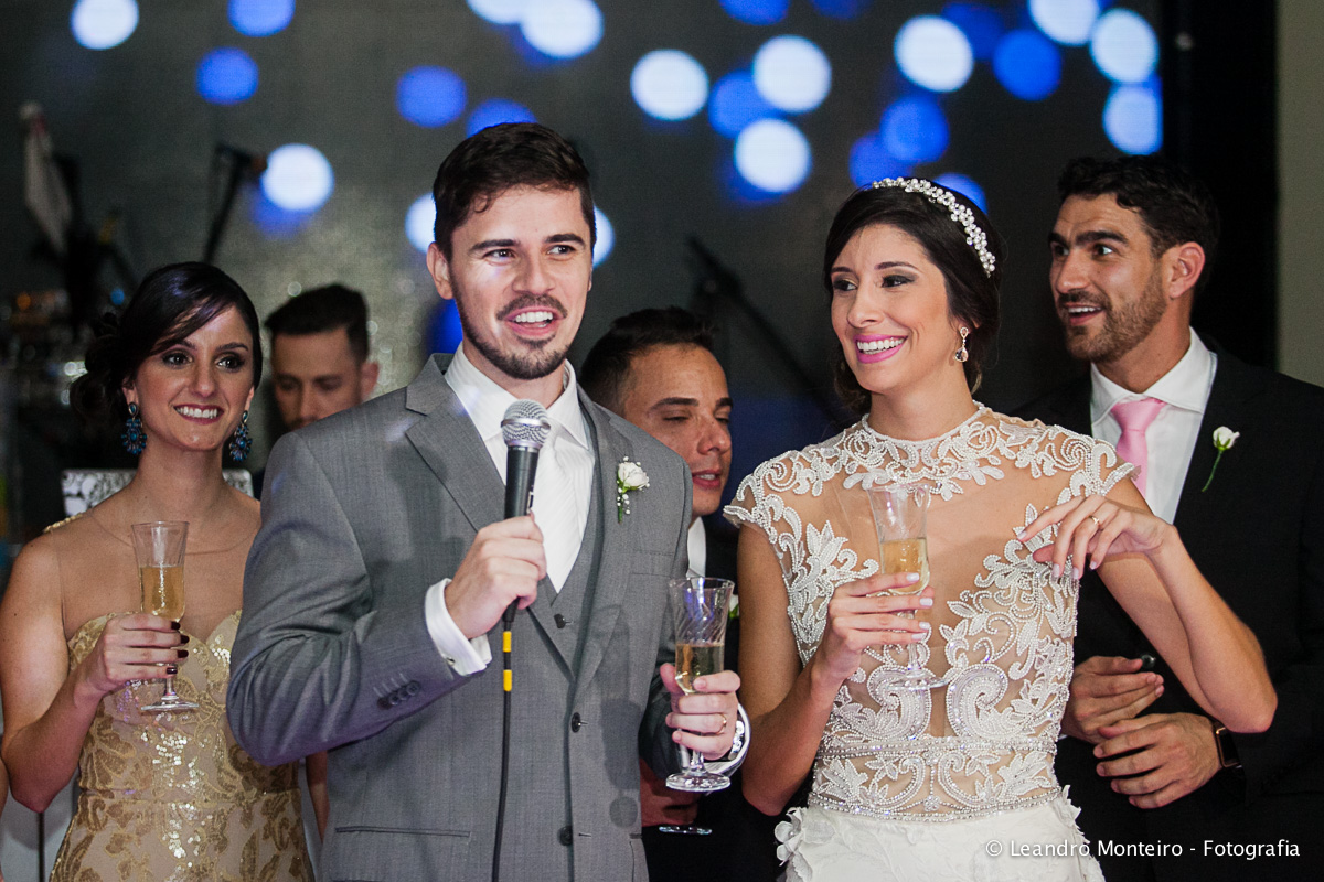 Fotos de um lindo casamento realizado na cidade de Jacarei, no Bonanza Rural Center.