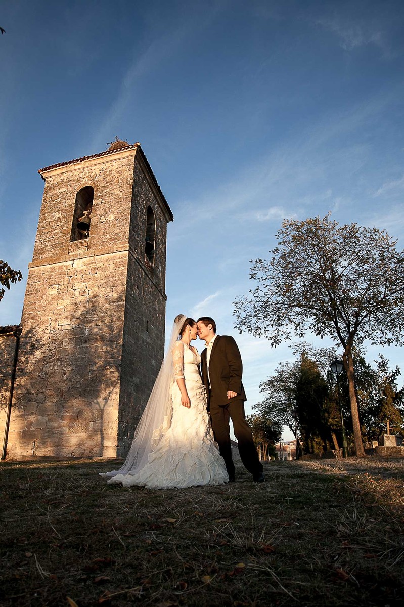 Trash the Dress realizado nas cidades de Avila e Segóvia, Espanha, Europa.