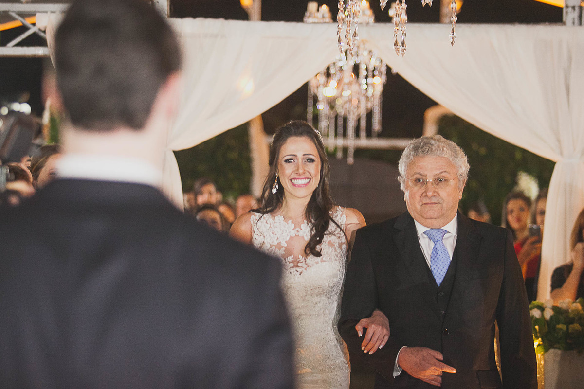 Entrada da noiva em casamento no Interative Hall.