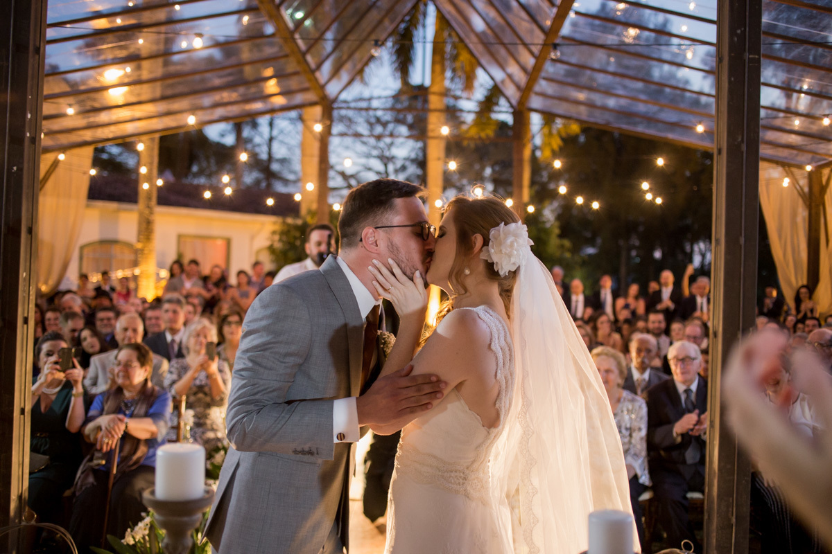 foto do beijo na cerimonia