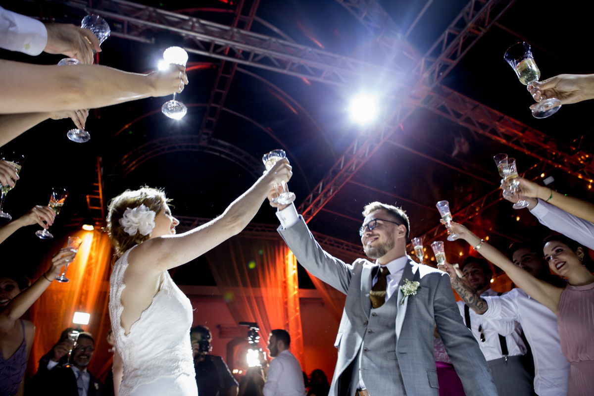 brinde do casal na festa