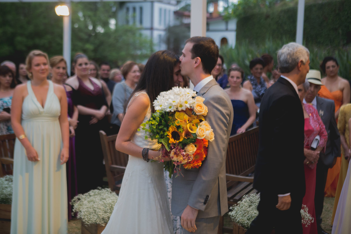 noivo recebendo a noiva