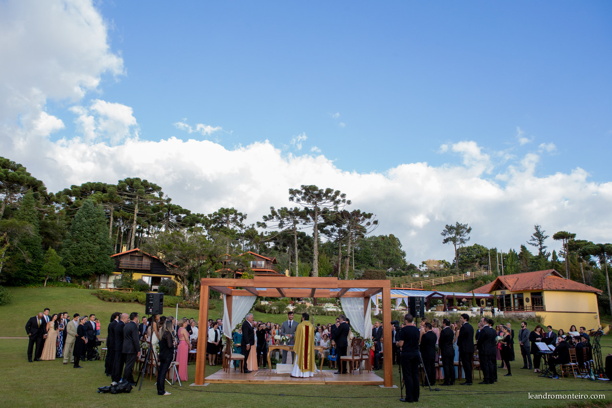 cerimonia de casamento nas montanhas