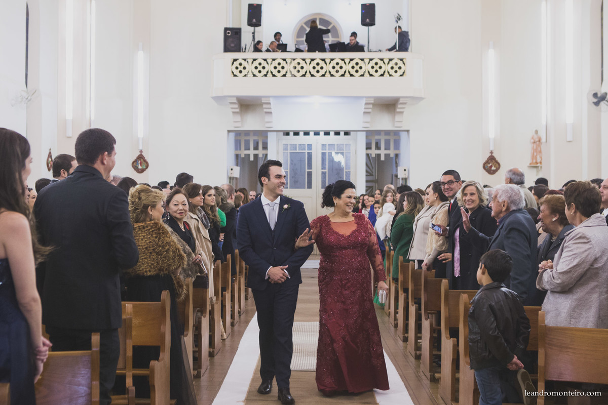 entrada do noivo na igreja