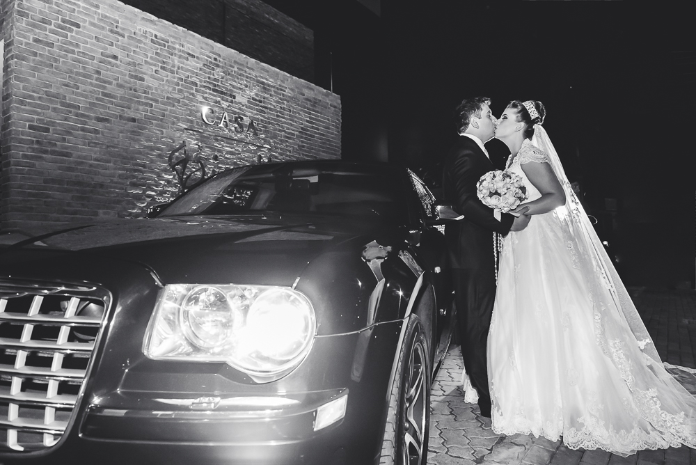 Carro de noiva para casamento fotografado pelo fotógrafo de casamentos SP Vinicius Donha na Casa Bisutti na Casa do Ator 