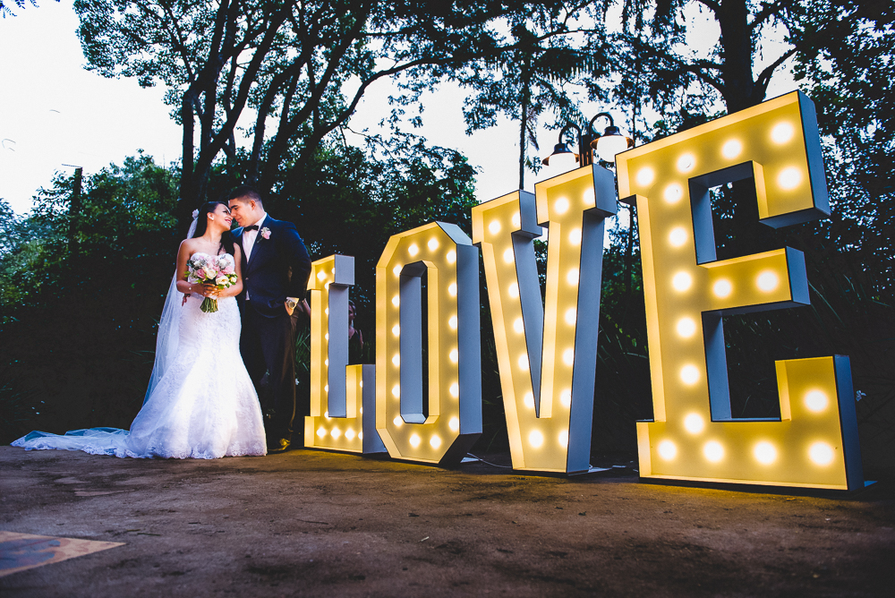 letreiro Love para casamento