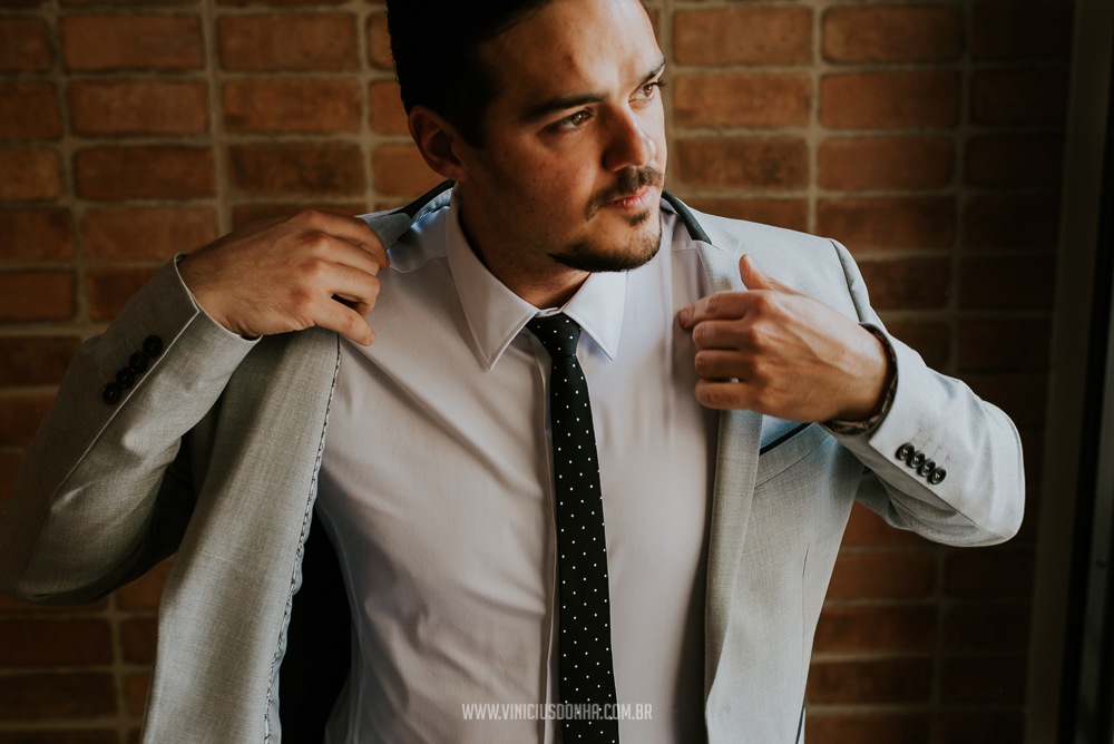 Terno de noivo para casamento no espaço Estação Gaia