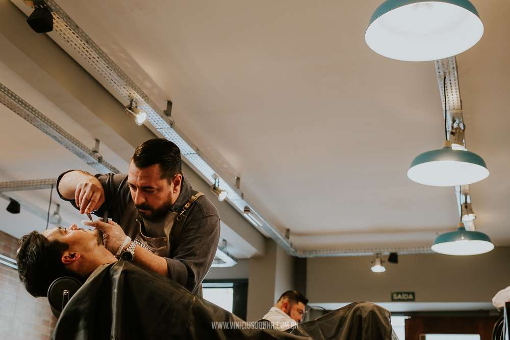 Making off de noivo em barbearia