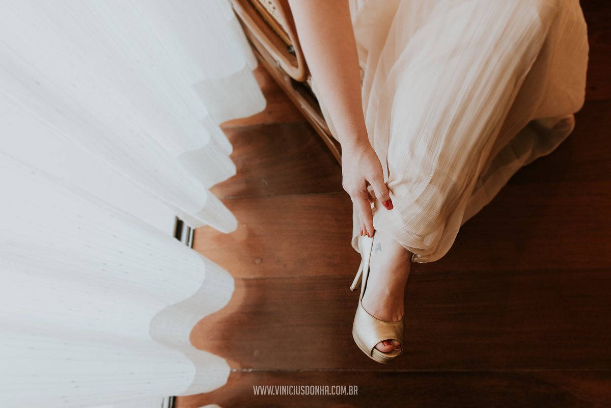 Sapatos de noiva para casamento no restaurante Cantaloup