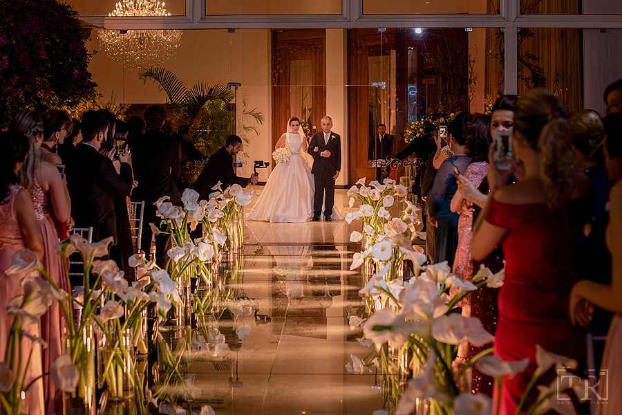 Entrada da Noiva - Alices buffet - Casamento em Fortaleza