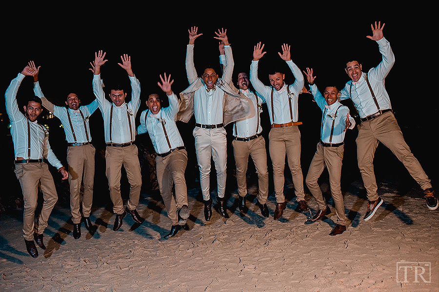 Foto dos Padrinhos - Casamento Vandressa & Junior - Praia