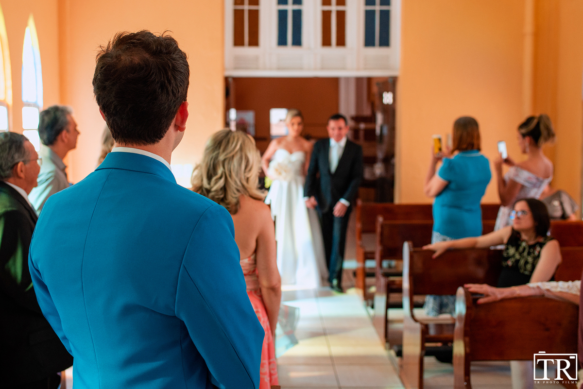 Entrada da Noiva - Casamento Capela do Cristo Rei Fortaleza CE - Marjorie e Alvaro