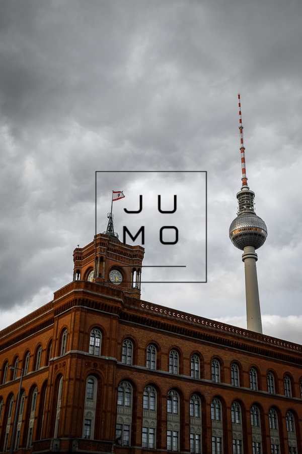 Ayuntamiento Rojo y TV Tower