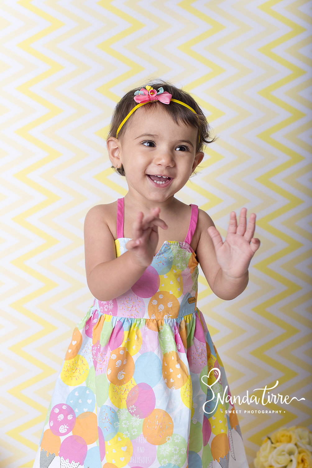 bebê-baby-fotografia-fotógrafo-foto-book-ensaio-fotográfico-estúdio-nanda-tirre-photo-criança-cake-smash-the-primeiro-aniversário-aninho-festa-mãe-pai-rio-de-janeiro-rj-doce-bolo-photography-photographer-RJ-um-1-parabéns-bagunça-sessão-splash-banho-comer