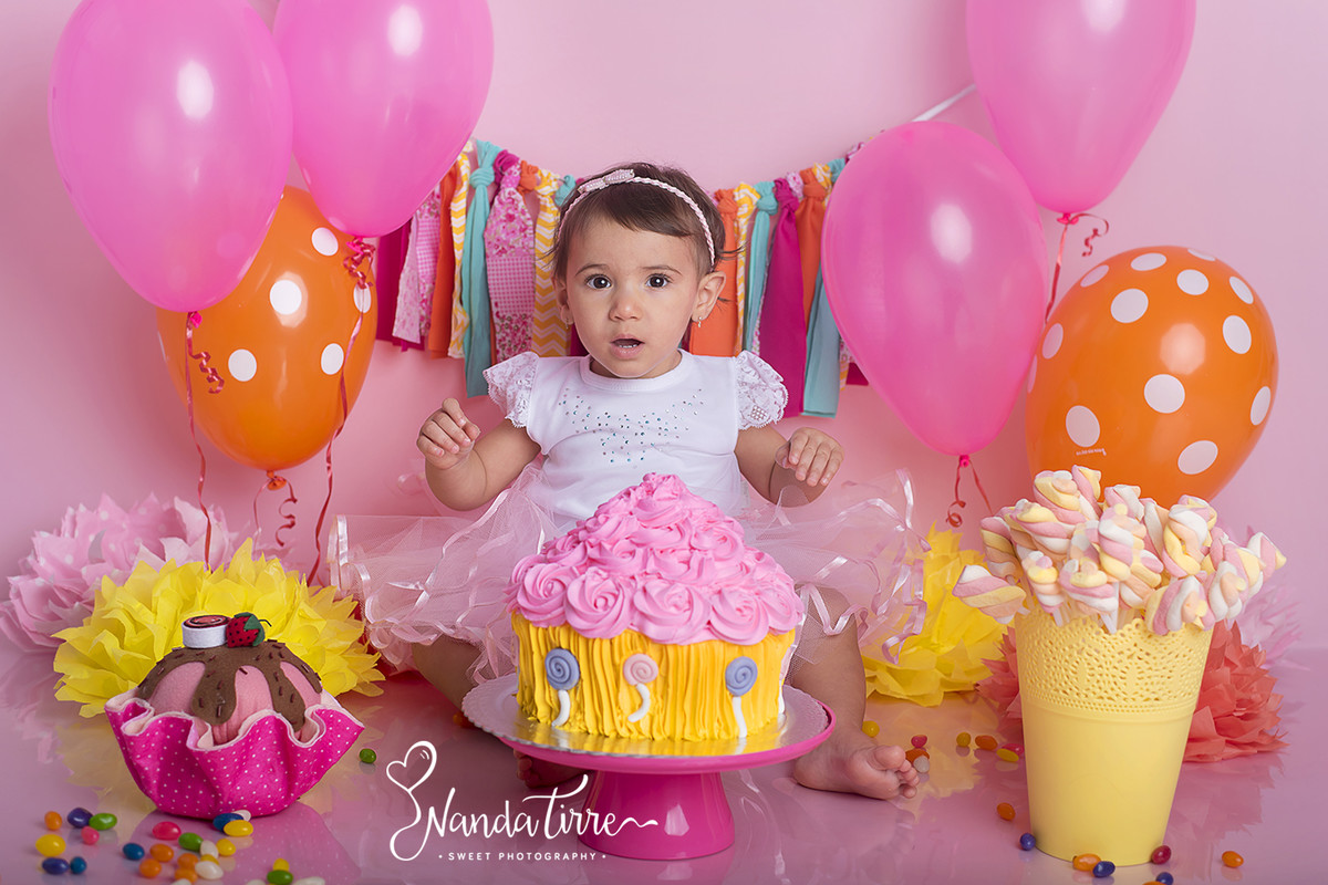 bebê-baby-fotografia-fotógrafo-foto-book-ensaio-fotográfico-estúdio-nanda-tirre-photo-criança-cake-smash-the-primeiro-aniversário-aninho-festa-mãe-pai-rio-de-janeiro-rj-doce-bolo-photography-photographer-RJ-um-1-parabéns-bagunça-sessão-splash-banho-comer