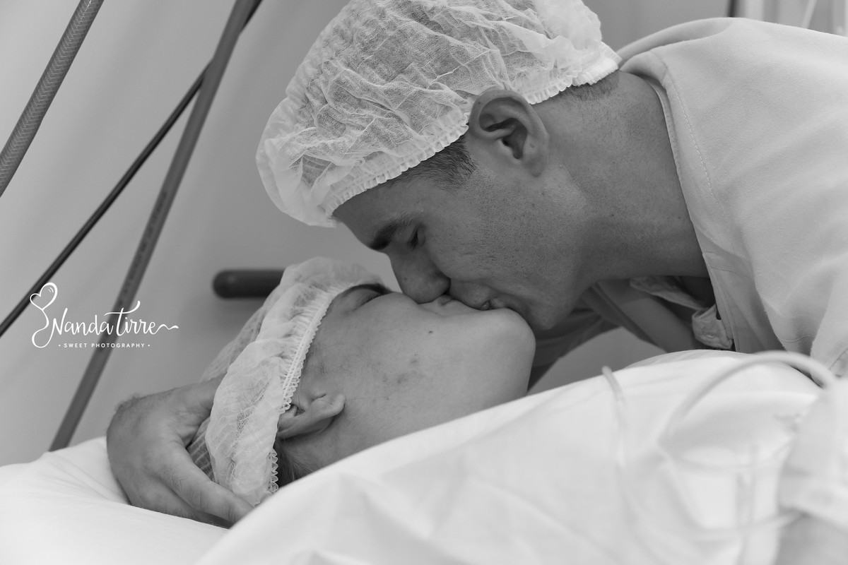 newborn-recem-nascido-bebê-baby-fotografia-fotógrafo-foto-book-ensaio-fotográfico-estúdio-nanda-tirre-photo-maternidade-perinatal-cssj-mãe-pai-grávida-gravidez-gestante-gestação-rio-de-janeiro-rj-parto-amamentação-photography-RJ-normal-cesárea-nascimento