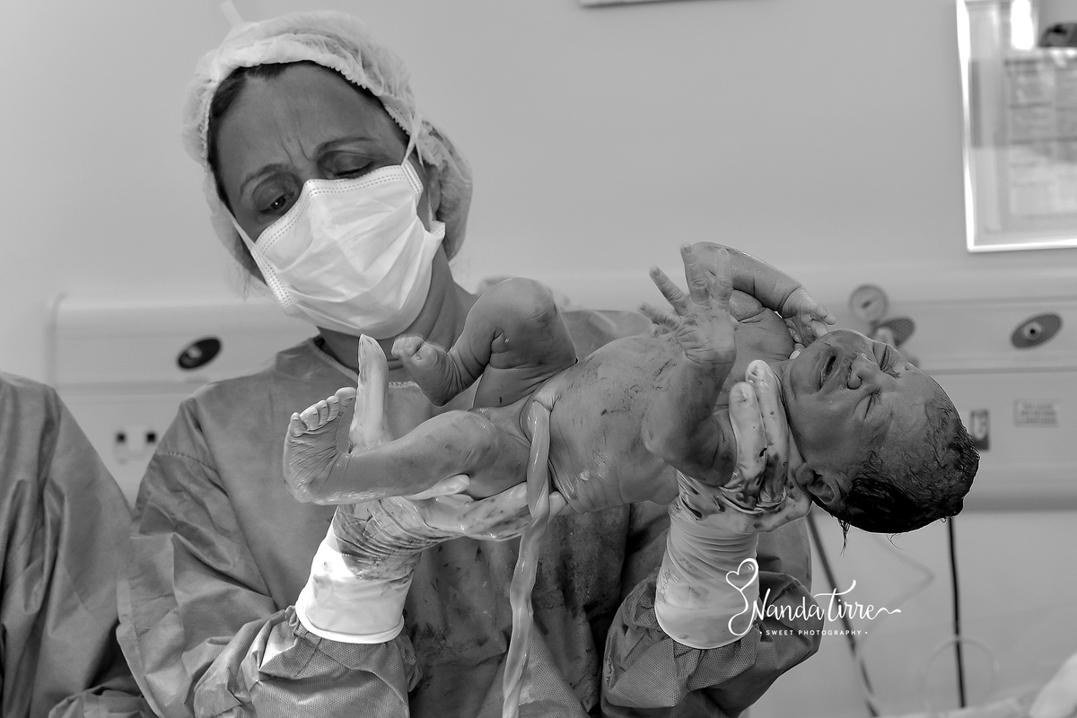 newborn-recem-nascido-bebê-baby-fotografia-fotógrafo-foto-book-ensaio-fotográfico-estúdio-nanda-tirre-photo-maternidade-perinatal-cssj-mãe-pai-grávida-gravidez-gestante-gestação-rio-de-janeiro-rj-parto-amamentação-photography-RJ-normal-cesárea-nascimento