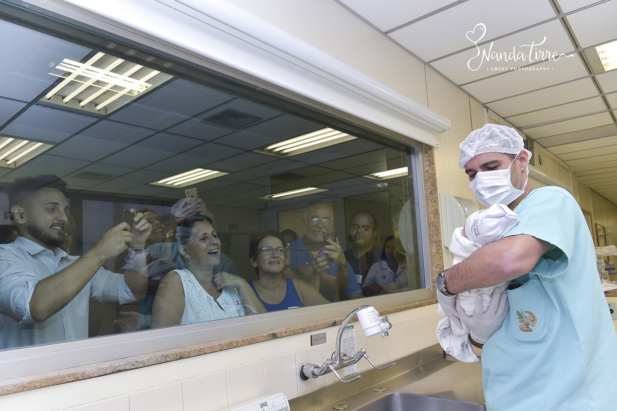 newborn-recem-nascido-bebê-baby-fotografia-fotógrafo-foto-book-ensaio-fotográfico-estúdio-nanda-tirre-photo-maternidade-perinatal-cssj-mãe-pai-grávida-gravidez-gestante-gestação-rio-de-janeiro-rj-parto-amamentação-photography-RJ-normal-cesárea-nascimento