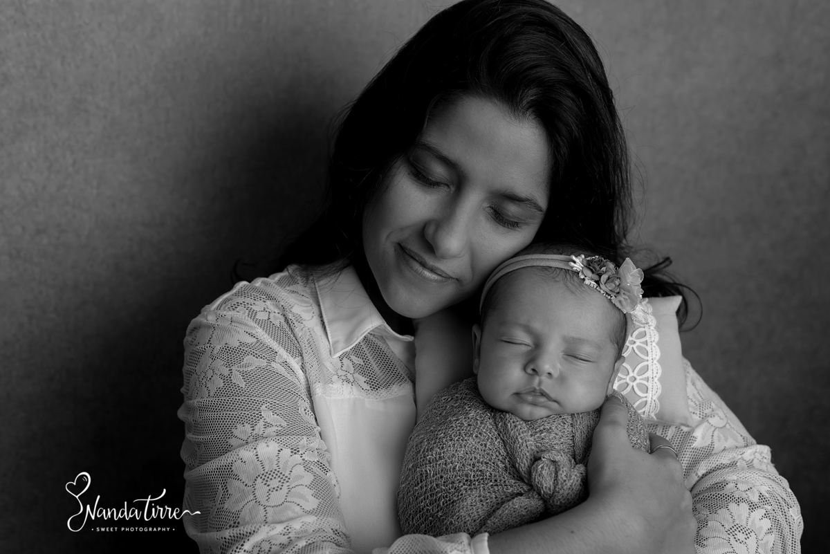 newborn-recem-nascido-bebê-baby-fotografia-fotógrafo-foto-book-ensaio-fotográfico-estúdio-nanda-tirre-photo-maternidade-perinatal-cssj-mãe-pai-grávida-gravidez-gestante-gestação-rio-de-janeiro-rj-parto-amamentação-photography-photographer-RJ-recém-nascido
