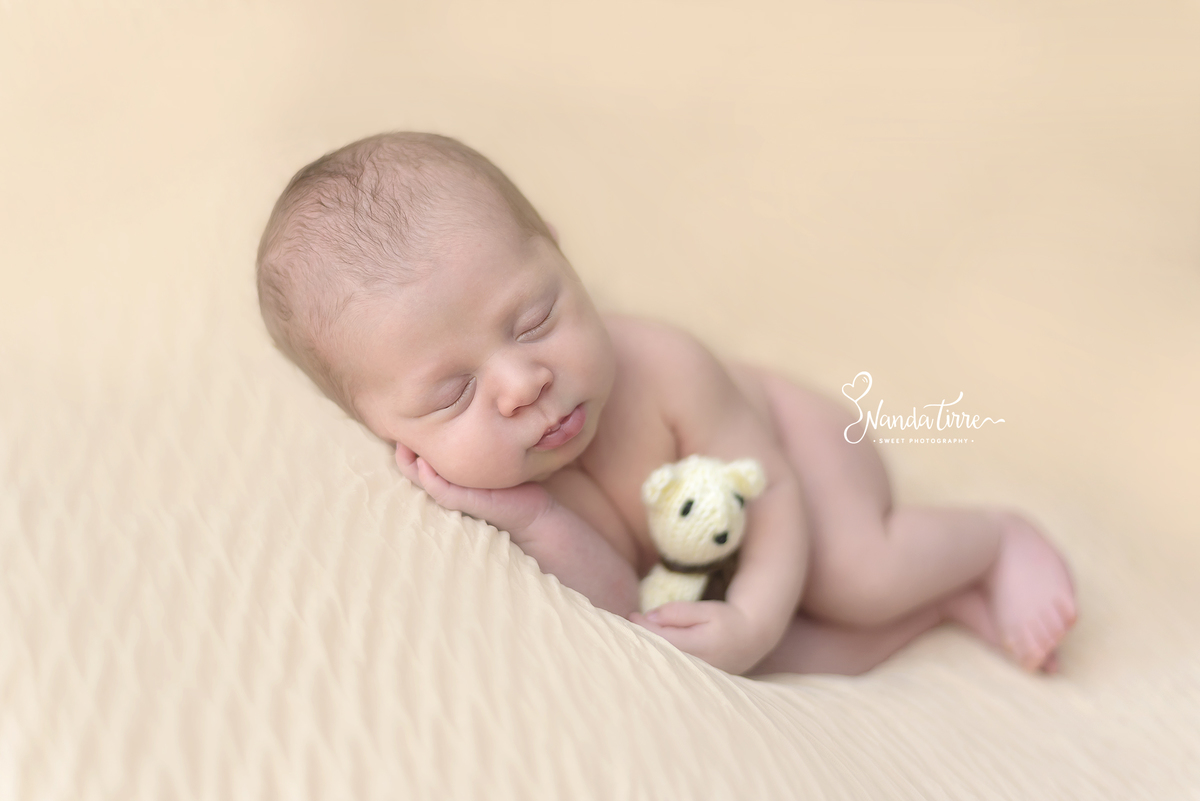 newborn-bebê-baby-fotografia-fotógrafo-foto-book-ensaio-fotográfico-estúdio-nanda-tirre-photo-maternidade-perinatal-cssj-mãe-pai-grávida-gravidez-gestante-gestação-rio-de-janeiro-rj-parto-amamentação-photography-photographer-RJ-recém-nascido-rio-recem
