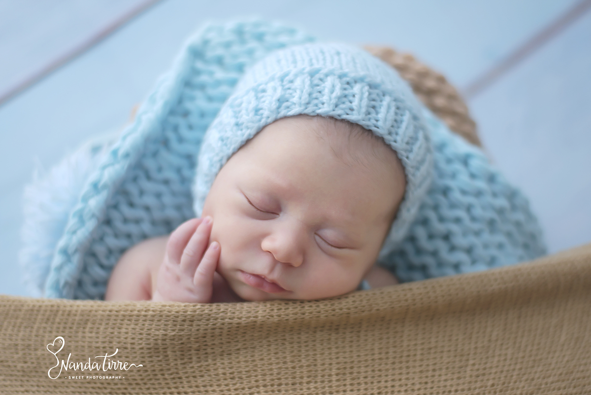 newborn-bebê-baby-fotografia-fotógrafo-foto-book-ensaio-fotográfico-estúdio-nanda-tirre-photo-maternidade-perinatal-cssj-mãe-pai-grávida-gravidez-gestante-gestação-rio-de-janeiro-rj-parto-amamentação-photography-photographer-RJ-recém-nascido-rio-recem