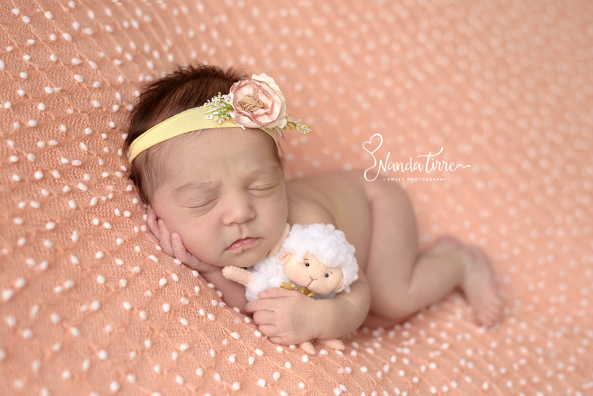 newborn-bebê-baby-fotografia-fotógrafo-foto-book-ensaio-fotográfico-estúdio-nanda-tirre-photo-maternidade-perinatal-cssj-mãe-pai-grávida-gravidez-gestante-gestação-rio-de-janeiro-rj-parto-amamentação-photography-photographer-RJ-recém-nascido-rio-recem