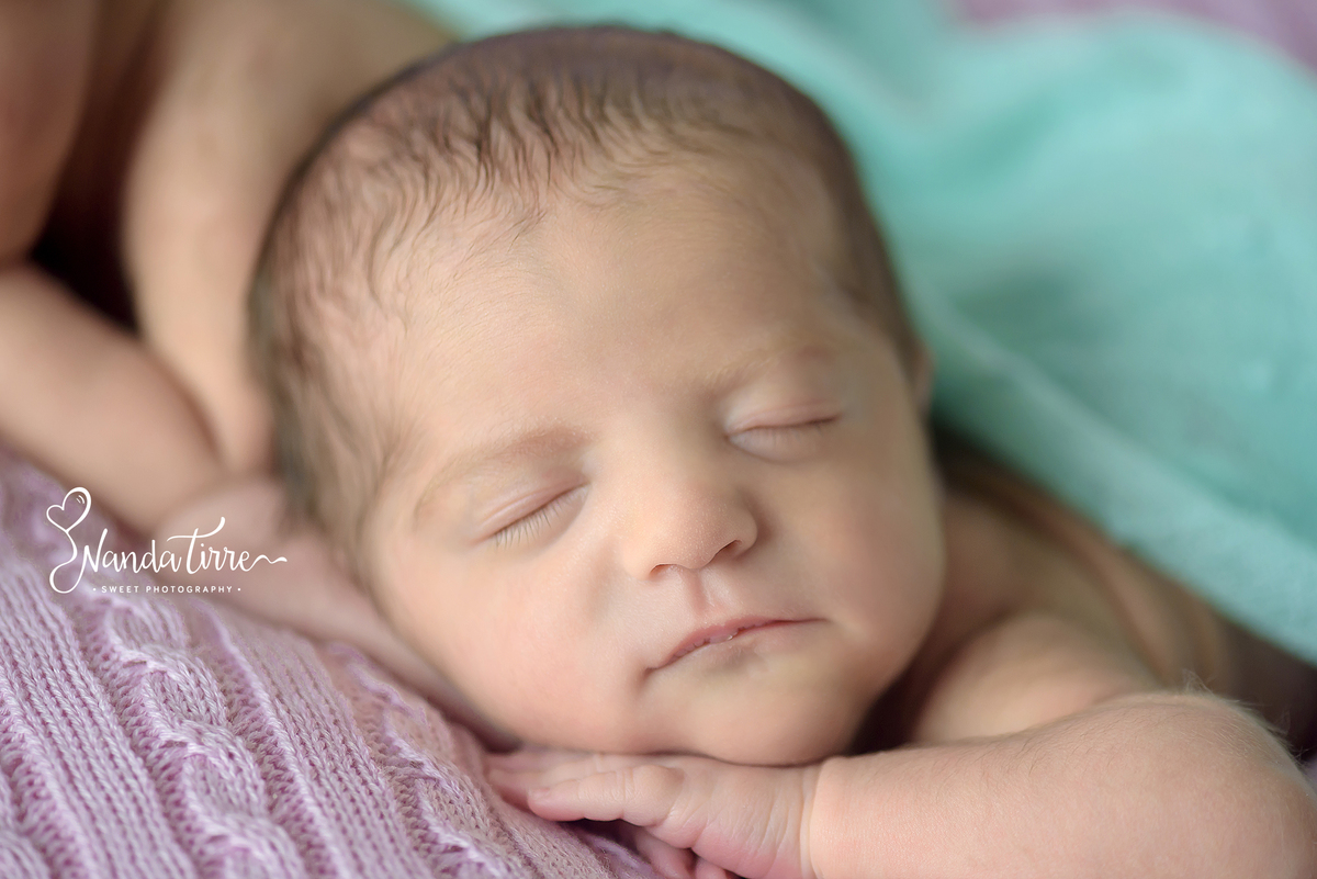 newborn-bebê-baby-fotografia-fotógrafo-foto-book-ensaio-fotográfico-estúdio-nanda-tirre-photo-maternidade-perinatal-cssj-mãe-pai-grávida-gravidez-gestante-gestação-rio-de-janeiro-rj-parto-amamentação-photography-photographer-RJ-recém-nascido-irmãos-gêmeos